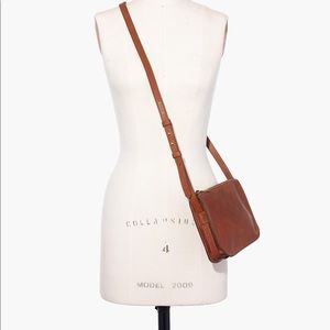 Madewell Simple Crossbody Bag in English Saddle